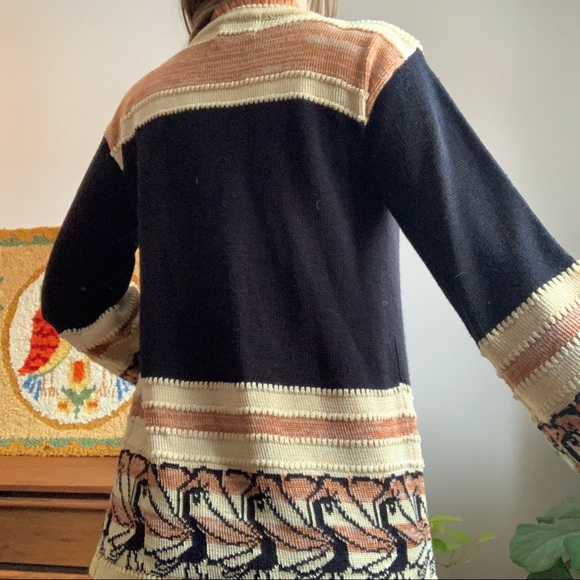 Vintage Flared Sleeve Neutral Toned Cardigan Size S/M - Picture 3 of 4
